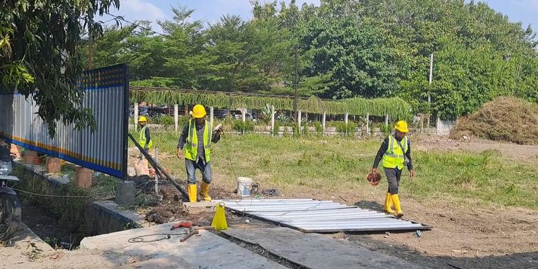 Jawa Tengah, Karanganyar, Jokowi, Colomadu, Rumah Jokowi, rumah pensiun jokowi, rumah pensiun jokowi di colomadu, Penampakan Rumah Pensiun Jokowi di Karanganyar, Dibangun di Lahan Seluas 12.000 Meter Persegi, Penampakan Rumah Pensiun Jokowi dan Progres Pembangunan, Lingkungan Sekitar dan Akses Rumah Jokowi, Jokowi Pernah Menolak Rumah Pensiun, Rumah Pensiun Jokowi sebagai Bentuk Penghormatan Negara, Harapan Warga Blulukan untuk Kehadiran Jokowi