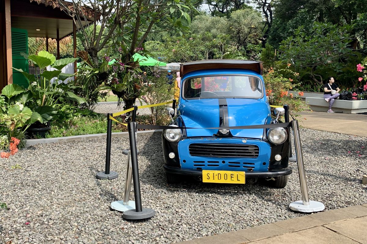 pameran flona 2025, ada apa saja di pameran flona 2025, pameran flona lapangan banteng 2025, oplet si doel sekarang dimana, oplet si doel di pameran flona 2025, Ada Oplet Si Doel di Pameran Flona 2025, Bisa Foto-foto Gratis