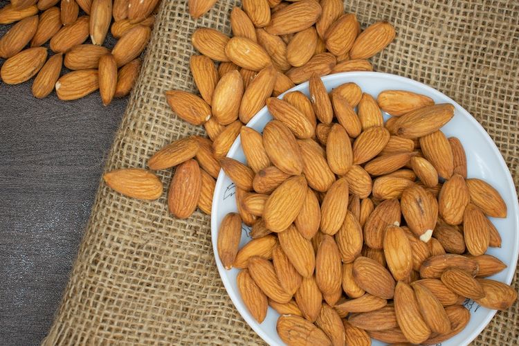 libur panjang, Makanan untuk mengatasi lelah, makanan untuk mengatasi rasa lelah, makanan untuk capek, makanan untuk menghilangkan capek badan, Kecapekan Setelah Liburan, Atasi dengan 11 Makanan Ini, 1. Makanan yang tidak diproses, 2. Buah dan sayuran, 3. Minuman non-kafein, 4. Protein rendah lemak, 5. Biji-bijian utuh dan karbohidrat kompleks, 6. Kacang-kacangan, 7. Air putih, 8. Vitamin dan suplemen, 9. Pisang, 11. Biji-bijian