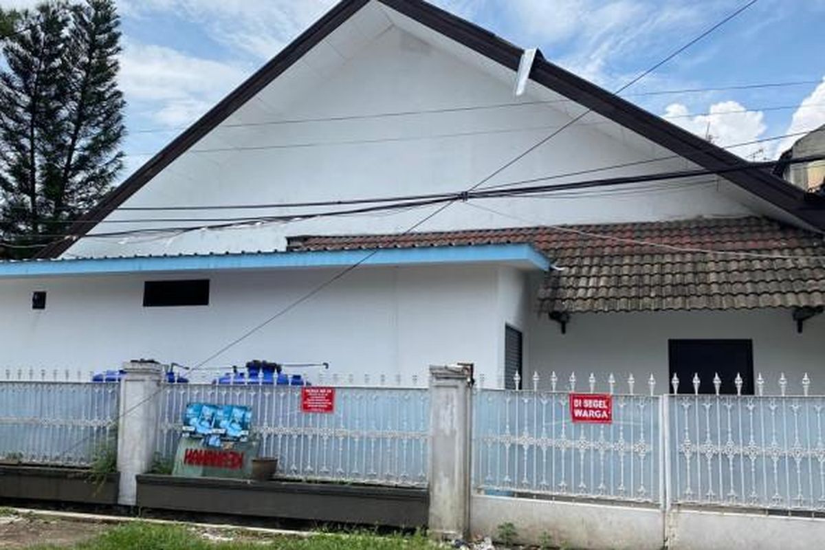 bandung, dapur MBG, dapur mbg bandung disegel, Dapur Makan Bergizi Gratis Bandung, Dapur MBG Turangga Bandung, Warga segel dapur MBG, Izin Badan Gizi Nasional, Masalah dapur MBG Kota Bandung, Limbah dapur MBG bau tak sedap, Dapur Makan Bergizi Gratis di Turangga Bandung Disegel Warga, Apa yang Sebenarnya Terjadi?