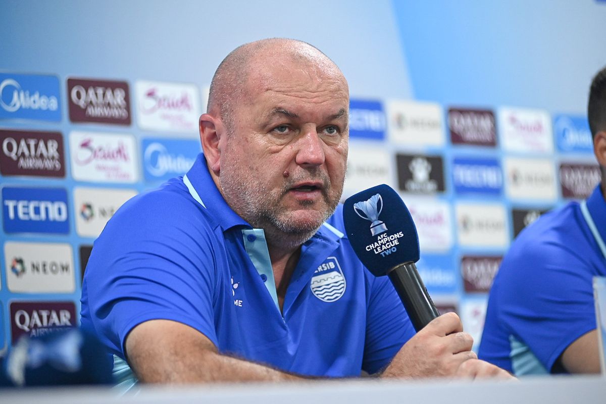 Timnas Indonesia, Adhitia Putra Herawan, AFC Champions League Two, Igor Tolic, Persib Bandung, ACL 2, pelatih baru Timnas Indonesia, Super League 2025-2026, Bojan Hodak, Respons Asisten Pelatih Persib soal Kabar Bojan Hodak Akan Latih Timnas Indonesia
