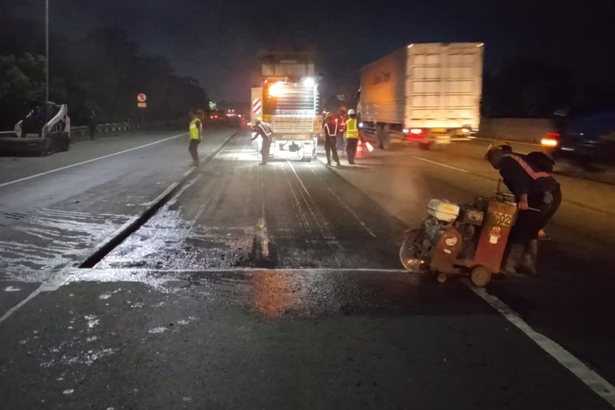 perbaikan jalan, lalu lintas, Info Kemacetan di Tol Jagorawi Arah Jakarta, Ini Penyebabnya