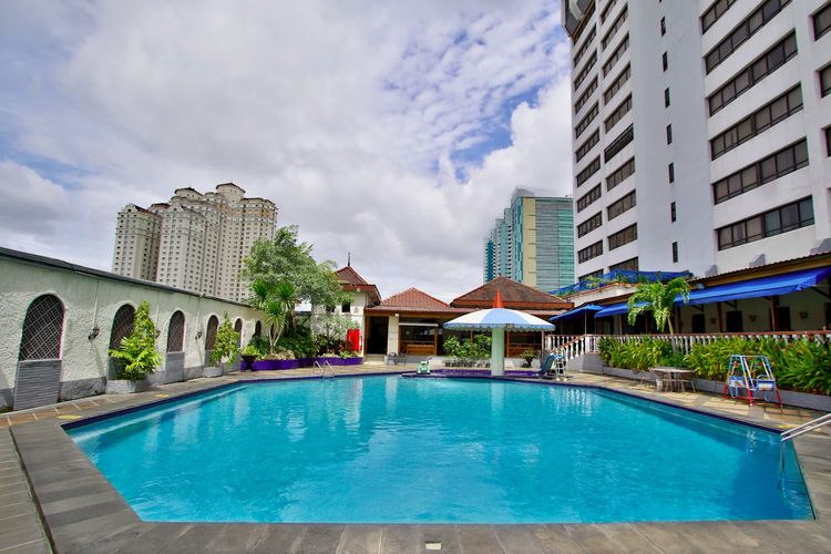 hotel, Jelajah Kuliner dan Sejarah Glodok Tak Cukup Sehari, Ini Pilihan Hotel di Sekitarnya, 1. Holiday Inn &amp; Suites Jakarta Gajah Mada, 2. Novotel Jakarta Gajah Mada, 3. Favehotel LTC Glodok, 4. 101 Urban Jakarta Glodok - Kota Tua, 5. The Jayakarta SP Jakarta Hotel &amp; Spa