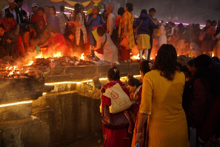 Hari Ibu, Mata Tirtha Aausi, Mata Tirtha Aausi, Hari Ibu di Nepal yang Bercampur dengan Budaya