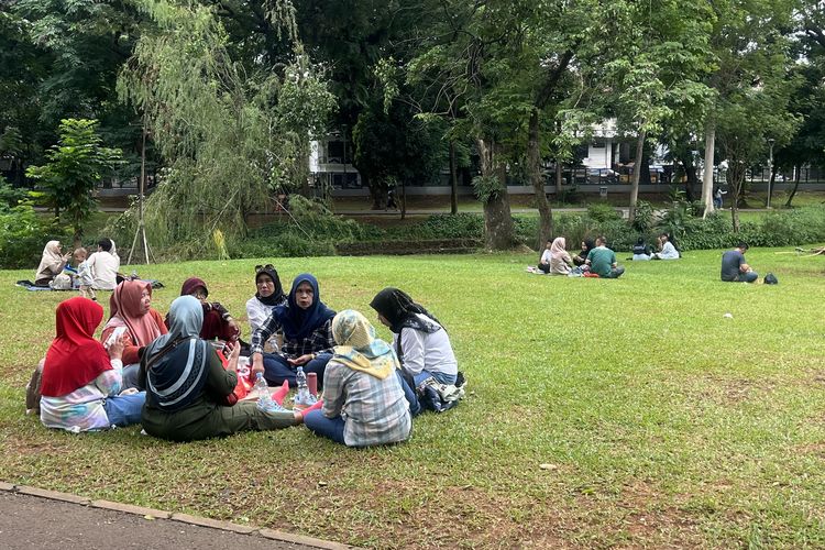 Wisata Jakarta, tempat wisata gratis jakarta, HUT ke-80 RI, cuti bersama 18 agustus 2025, pameran flona 2025, Cuti Bersama 18 Agustus 2025, Ini 12 Tempat Wisata Gratis di Jakarta untuk Long Weekend, Tamanandada Lifestyle Park, Langsat Park, Batavia PIK, Aloha PIK 2, Hutan Kota GBK, Tebet Eco Park, Taman Tabebuya, Pameran Flona, Taman Lapangan Banteng, Taman Cattleya, Taman Suropati, Perpustakaan Nasional