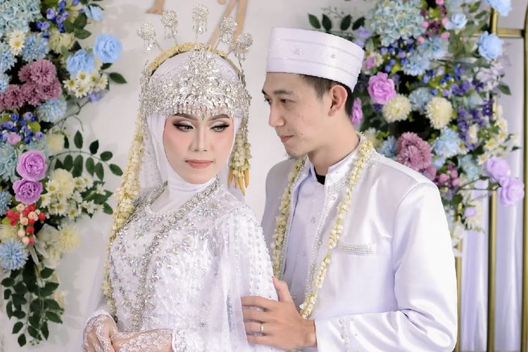 One Day or Day One, one day or day one, one day or day one trend, one day or day one artinya, kisah percintaan, kisah cinta taaruf, Dari Email ke Pelaminan, Kisah Intan dan Azis yang Dimulai Lewat Ta’aruf