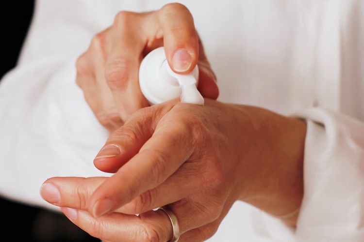 kulit kering, kulit dehidrasi, Kulit Kering Vs Kulit Dehidrasi, Apa Bedanya? Ini Penjelasan Dokter
