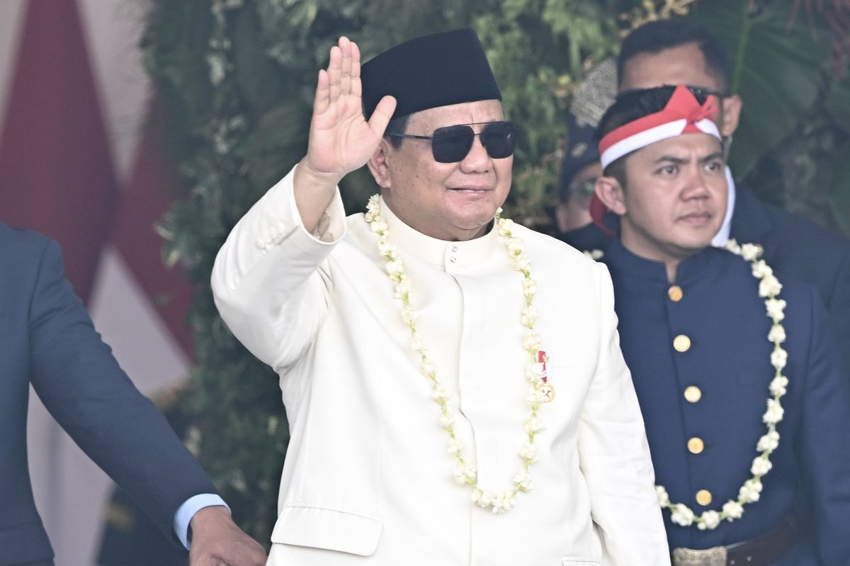 reshuffle kabinet, Presiden Prabowo, seskab teddy, Letkol Teddy, 5 Menteri Diganti, Prabowo Sampaikan Surat Pribadi untuk 5 Menteri yang Di-reshuffle Lewat Teddy, Apa Isinya?