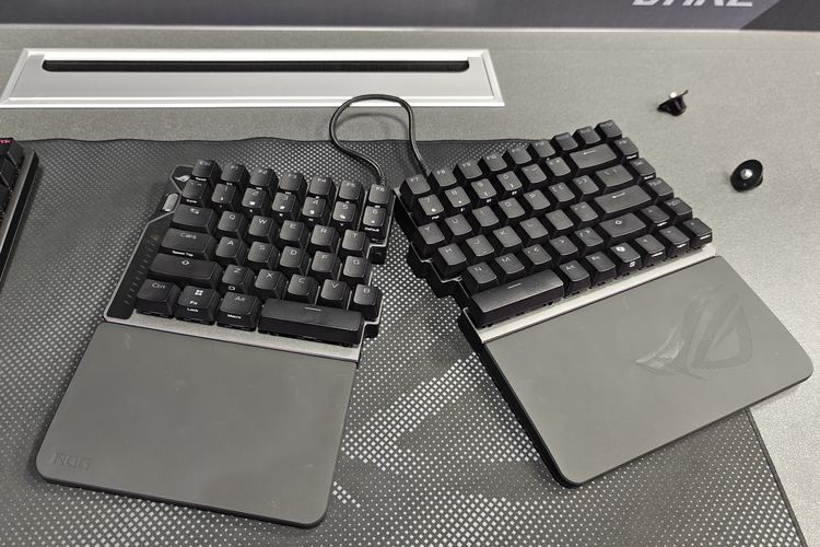 Asus, Keyboard gaming, ROG Falcata, Computex 2025, ASUS, keyboard gaming, keyboard, Keyboard, computex 2025, Asus Rilis ROG Falcata di Computex 2025, Keyboard Gaming yang Bisa Dibelah