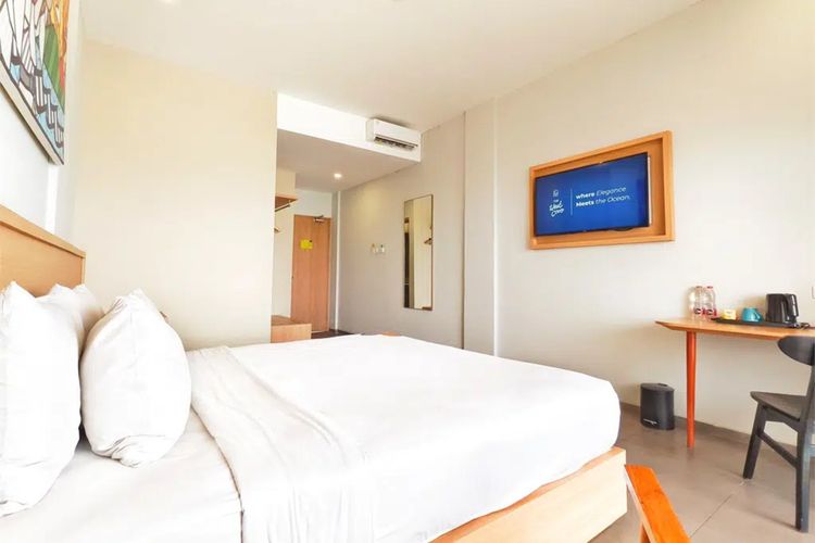 5 Hotel di Carita dengan Akses Langsung ke Pantai Pasir Putih, Cocok untuk Healing, 1. Movenpick Resort Carita, 2. The West Cove Hotel, 3. Mutiara Carita Cottages, 4. Aston Anyer Beach Hotel, 5. Novus Jiva Anyer