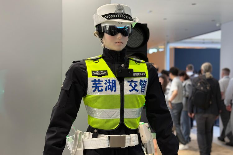 Robot, AiMOGA, Bertemu Robot Pintar Chery, Siap Bantu Polisi Tindak Pelanggar Lalin