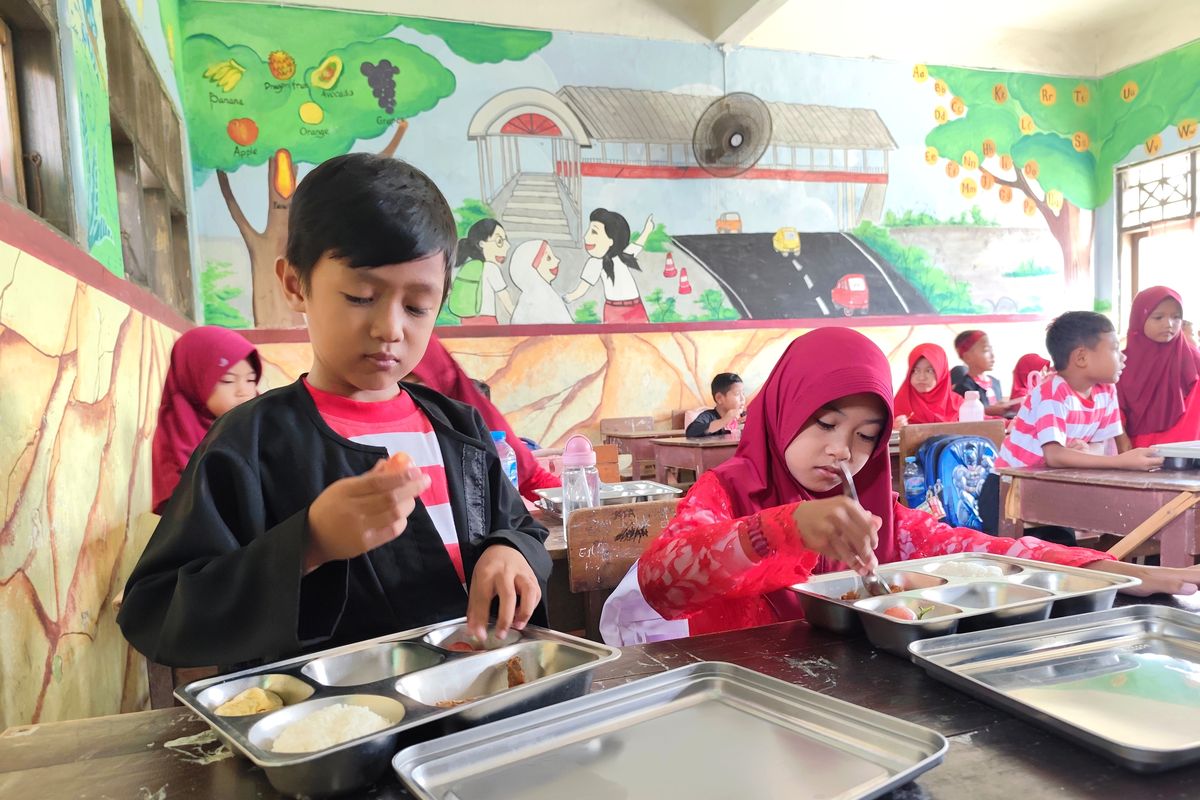 Program MBG, kepala BGN, Dadan Hidayana, penerima manfaat MBG, target penerima manfaat MBG, Sisa 2 Bulan, BGN Kejar Target Penerima Manfaat MBG 82,9 Juta