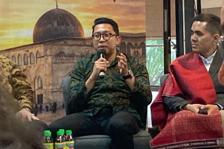 Siloam Hospitals, 5 Tips Dokter Ortopedi Cegah Nyeri Sendi Saat Mudik Lebaran, Rutin peregangan di sela perjalanan, Kompres persendian yang bengkak, Hindari sering menunduk, Jangan keseringan mengkretek leher, Persiapan fisik sebelum berangkat