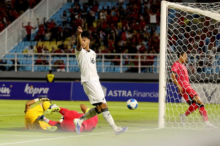 Piala Asia, piala asia u23, timnas Indonesia, Shin Tae-yong, Gerald Vanenburg, ASEAN U23 Championship 2025, Ujar Pengamat Soal Perbandingan Vanenburg dengan Shin Tae-yong