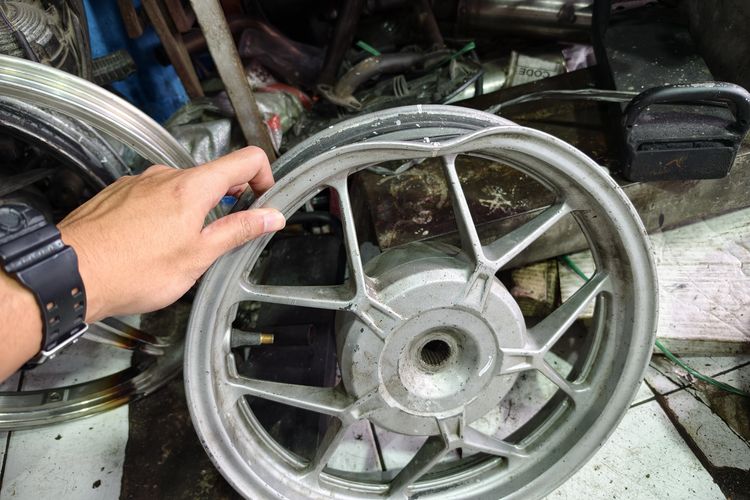Pelek peang, Pelek Motor Peang: Jangan Anggap Remeh, Ada Dampak Seriusnya!