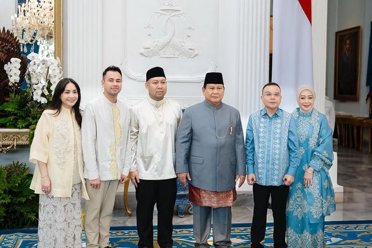 warna pastel, Raffi Ahmad, Nagita Slavina, baju koko, presiden prabowo subianto, Lebaran 2025, Contek OOTD Raffi Ahmad dan Nagita di Momen Lebaran, Serba Pastel