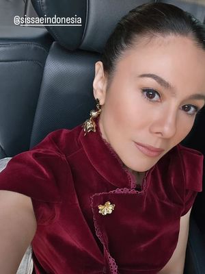 Wulan Guritno, istana merdeka, kemerdekaan Indonesia, upacara 17 agustus 2022, HUT ke 80 Indonesia, baju wulan guritno, busana wulan guritno, Wulan Guritno Anggun Berkebaya Merah di Upacara HUT Ke-80 RI di Istana Merdeka