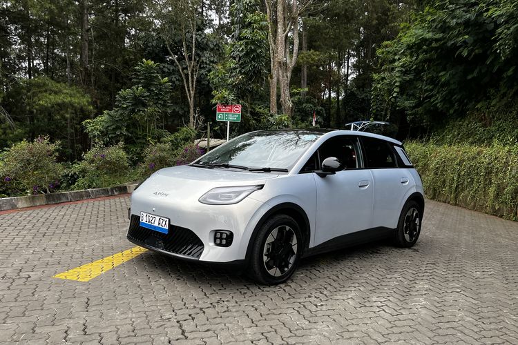 mobil, mobil listrik, penjualan, Aion, aion ut, Penjualan Aion UT Capai 2.500 Unit, Tipe Premium Paling Dicari