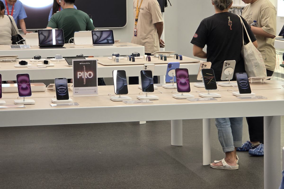 iPhone, iPhone 16, iPhone 17, harga iPhone, iPhone 15, Daftar Harga iPhone Terbaru 13 April 2026, iPhone 15 - iPhone 17 Series