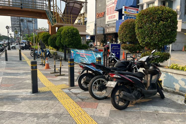 Dishub Depok, parkir liar, Parkir Liar di Margonda Depok, Siap-siap Ban Kempis sampai Diderek