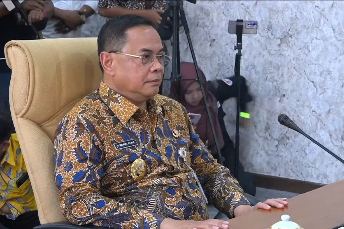 bupati pati, bupati pati sudewo, Bupati Sudewo, pemakzulan Bupati Pati, pemakzulan bupati, Tak Jadi Dimakzulkan, Bupati Pati Sudewo Diminta Benahi Kinerja, Hasil Voting Paripurna DPRD: 36 Anggota Tolak Pemakzulan, Kritik Tetap Ada, DPRD Minta Bupati Berbenah, Fraksi-Fraksi Sepakat Beri Rekomendasi, Temuan Pansus: 12 Poin Evaluasi Kebijakan