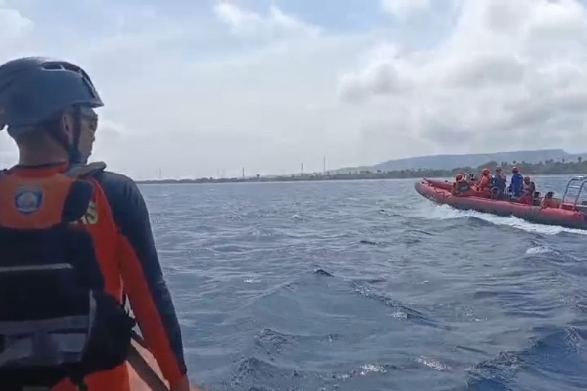 KMP Tunu Pratama Jaya, Selat Bali, Kronologi Tenggelamnya KMP Tunu Pratama Jaya, selat bali, TNI Turunkan Pasukan Katak untuk Operasi SAR KMP Tunu Pratama Jaya di Selat Bali