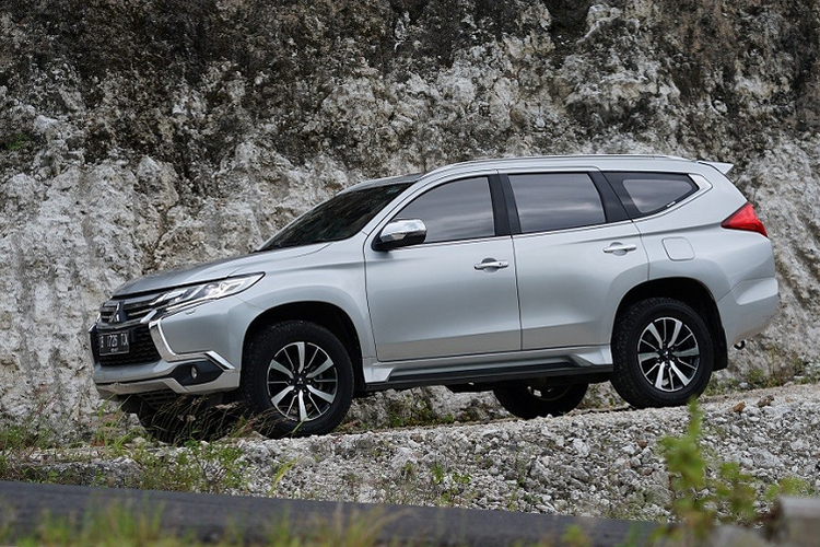 mobil bekas, pajero sport, harga mobil bekas, Mitsubishi Pajero Sport, Harga Pajero Sport, Cek Harga Bekas Mitsubishi Pajero Sport, mulai Rp 300 Jutaan