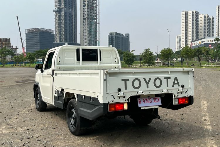 Mahindra, Scorpio, Toyota, Hilux Rangga, Toyota Hilux Rangga, Komparasi Pikap: Mahindra Scorpio Vs Toyota Hilux Rangga