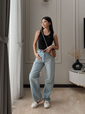 UNIQLO x Anya Hindmarch, UNIQLO X Anya Hindmarch, uniqlo x anya hindmarch indonesia, mix and match UNIQLO x Anya Hindmarch, Koleksi UNIQLO x Anya Hindmarch Hadir di Indonesia, Ini 4 Ide Mix and Match yang Bisa Dicontek