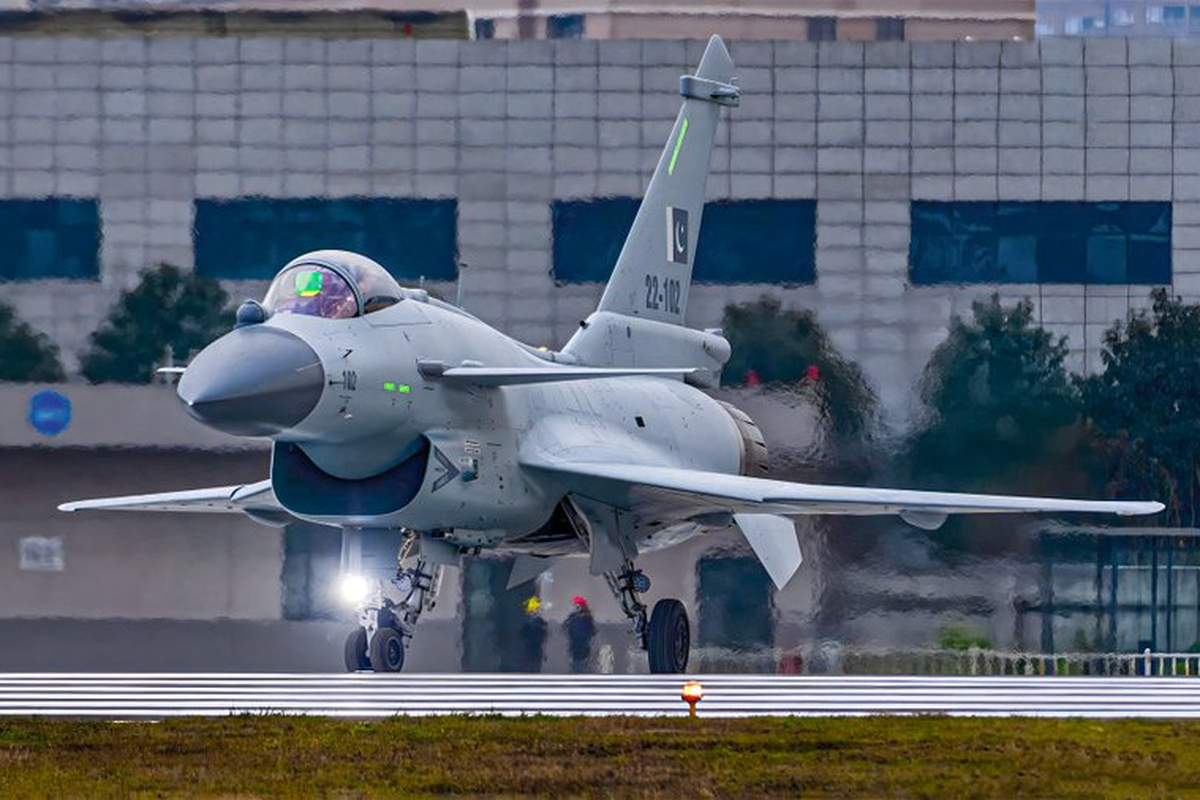 China, pesawat tempur, J-10C, chengdu j-10, J-10B, Indonesia Beli Jet Tempur J-10B atau J-10C? Dampaknya Bakal Berbeda