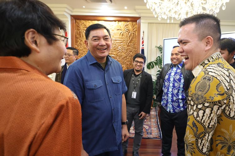 Sjafrie Sjamsoeddin, menteri pertahanan indonesia, kabinet prabowo subianto, profil Sjafrie Sjamsoeddin, Menko Polkam ad interim, Menhan rangkap jabatan, rekam jejak sjafrie sjamsoeddin, politik dan keamanan Indonesia, Profil Sjafrie Sjamsoeddin yang Resmi Rangkap Jabatan: Menhan Sekaligus Menko Polkam Ad Interim, Tugas baru Sjafrie Sjamsoeddin, Apa itu Ad Interim?, Profil Sjafrie Sjamsoeddin, Dua jabatan strategis sekaligus
