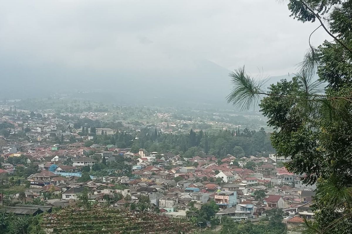 kilatan cahaya, dentuman, BPBD Jawa Barat, Kabupaten Cianjur, Dentuman Keras dan Kilatan Cahaya Terjadi di Puncak Cianjur, Ini Kata BPBD Jawa Barat