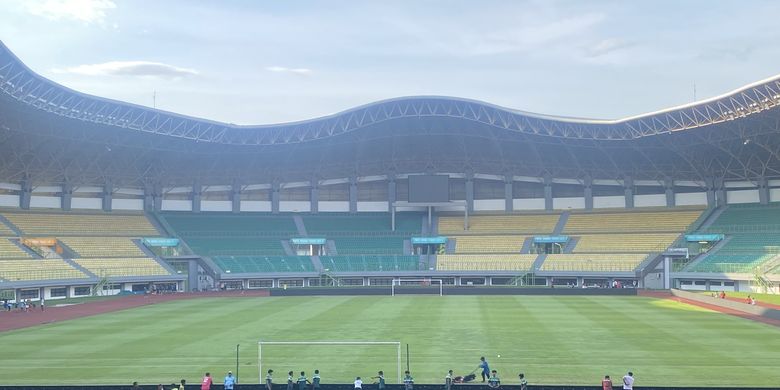 Indonesia, Second Chance, EA FC Mobile, Daniel Sturridge, Timnas Indonesia, Ahmad Bustomi, Coaching Clinic, Fidelia, Tri Adhianto Tjahyono, Liverpool, Daniel Sturridge Hadir di Bekasi, Beri Coaching Clinic untuk Talenta Muda