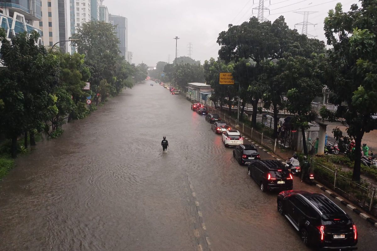 Lampung, cuaca ekstrem, puncak musim hujan, BMKG Ungkap Lampung Masuk Puncak Musim Hujan di Januari-Februari 2026