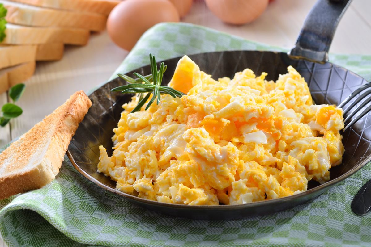 telur orak arik, cara bikin telur orak arik, Cara Bikin Telur Orak-arik yang Enak, Rahasia Telur Orak-Arik Terenak, Tambahkan Bahan yang Mudah Didapat Ini