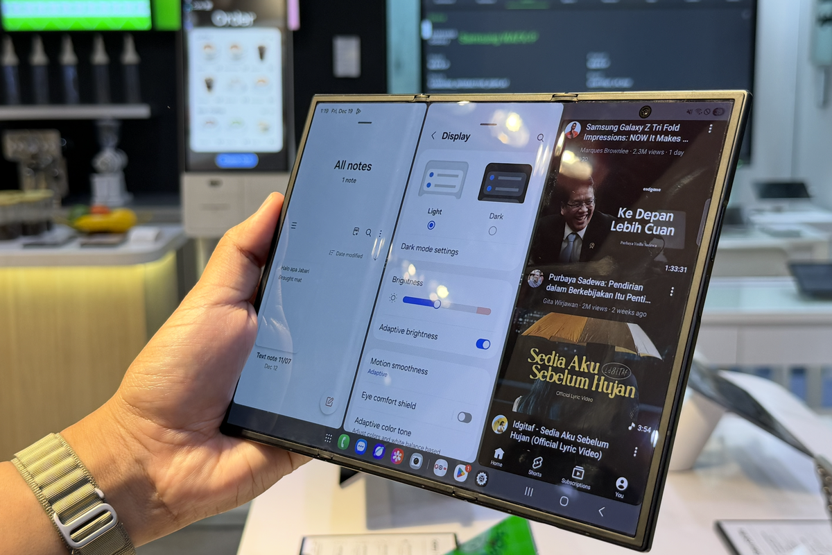 Samsung, Galaxy Z TriFold, Penjualan HP Lipat Tiga Galaxy Z TriFold Dikabarkan Disetop Samsung