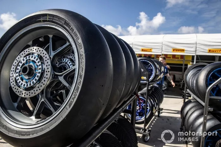 MotoGP, Pirelli, Sirkuit Misano, ban MotoGP, sirkuit misano, Ban Motor, ban motogp, sesi tes valencia, MotoGP 2025, Pirelli Bakal Tes Ban MotoGP Pertama Kali di Sirkuit Misano