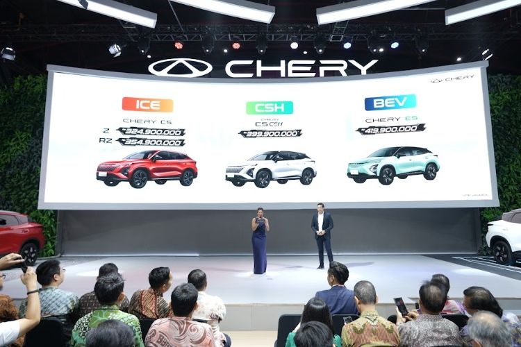 teknologi Chery Super Hybrid, efisiensi bahan bakar, Apa Perbedaan Chery C5 CSH dengan Versi Bensin?