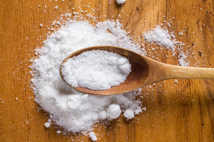 botol minum, botol minum bau, Artikel makanan, Menghilangkan bau di botol minum, Cara Alami dan Efektif Menghilangkan Bau pada Botol Air Minum, 1. Cuka putih, 2. Baking soda, 3. Lemon, 4. Garam