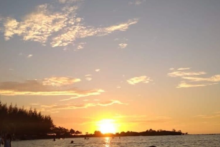 Jepara, 6 Pantai Indah di Jepara untuk Libur Santai, 1. Pantai Blebak, 2. Karimunjawa, 3. Pantai Kartini, 4. Pantai Bandengan, 5. Pantai Pulau Panjang, 6. Pantai Teluk Awur