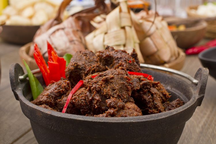 cara hangatkan rendang, cara menghangatkan rendang, cara menghangatkan rendang agar empuk, cara menghangatkan rendang sapi, cara memanaskan rendang, Apakah rendang bisa dihangatkan, Berapa lama waktu memanaskan rendang, Cara Menghangatkan Rendang Sisa Lebaran agar Empuk, 1. Pisahkan rendang, 2. Diamkan rendang sebelum dihangatkan, 3. Pastikan suhu stabil, 4. Aduk perlahan, 5. Tuang sedikit air, 6. Jangan menghangatkan rendang berkali-kali