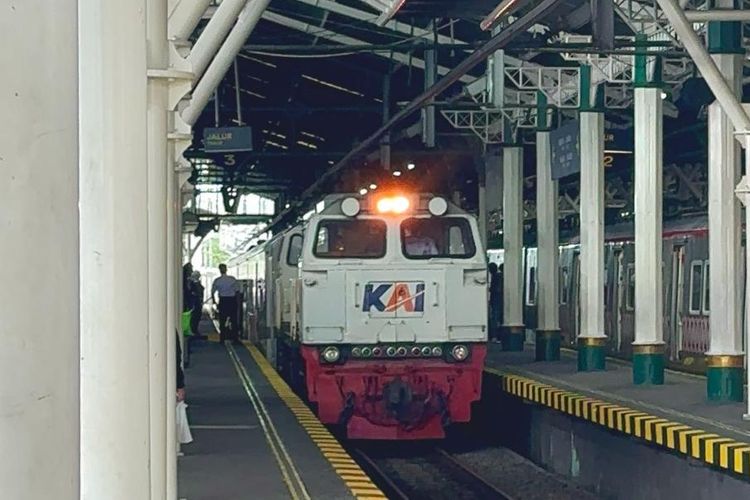 Pramono Anung, angkutan umum, kendaraan bermotor, Pemprov Jakarta, ASN Wajib Pakai Transportasi Umum Besok, Pramono Bakal Beri Contoh