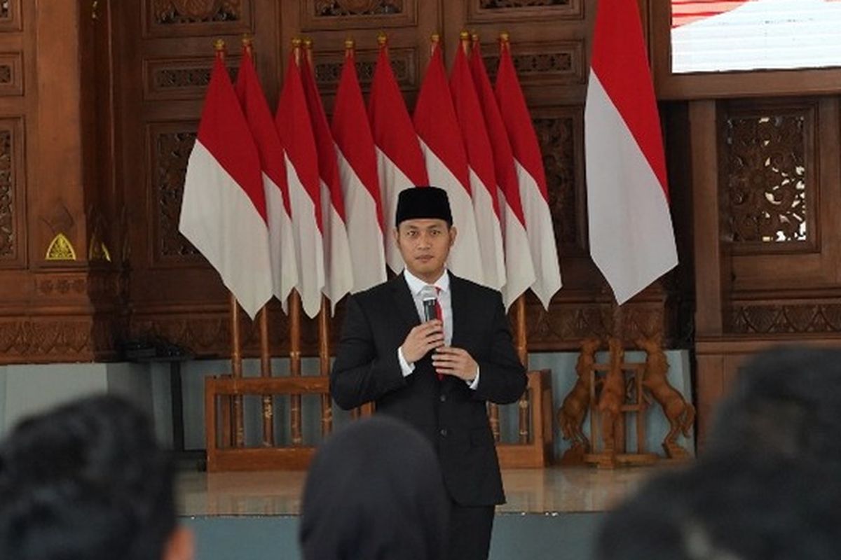 mobil listrik, Tuban, mobil dinas, kendaraan dinas, pengadaan mobil listrik, Bupati Tuban Beber Alasan Pengadaan Mobil Listrik Rp 1,2 Miliar untuk Kendaraan Dinas