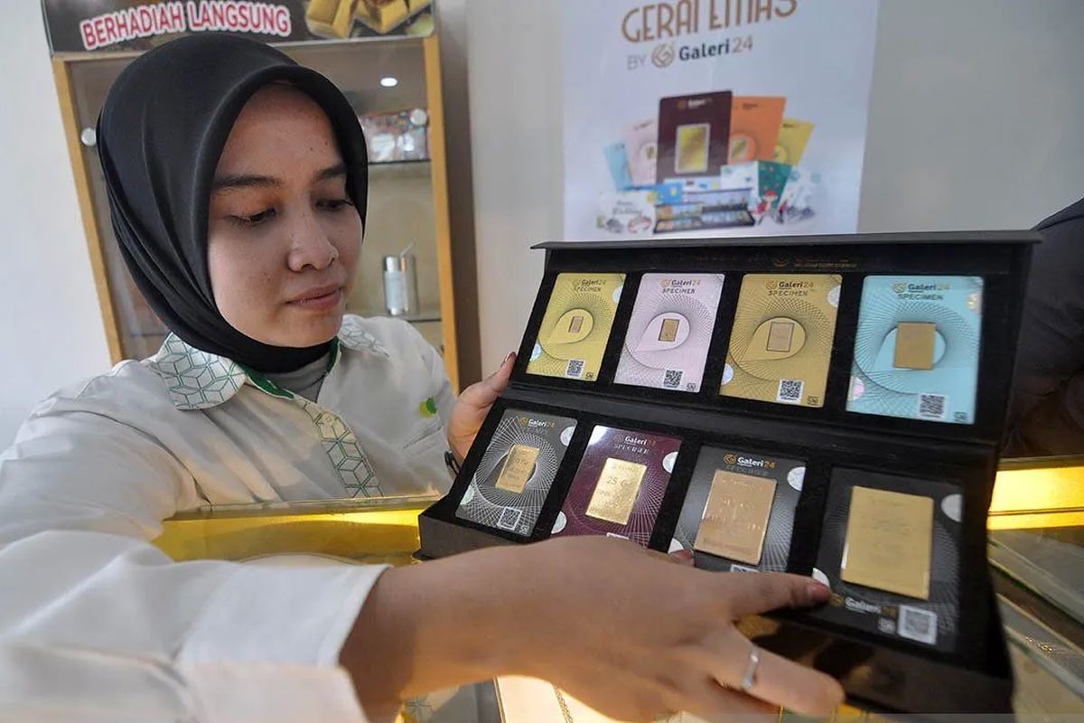 harga emas Antam terbaru, harga buyback emas antam, harga logam mulia hari ini, harga emas pegadaian hari ini, harga emas galeri 24 terbaru, harga emas hari ini 18 September 2025, harga emas UBS 18 September 2025, perbandingan harga emas antam ubs galeri 24, Harga Emas 18 September 2025: Antam Turun Rp 17.000, Sementara di Pegadaian Ada yang Naik, Daftar lengkap harga emas Antam hari ini, Harga emas di Pegadaian: UBS turun, Galeri24 naik, Antam ikut menguat, Daftar harga emas UBS di Pegadaian, Daftar harga emas Galeri24 di Pegadaian, Daftar harga emas Antam di Pegadaian