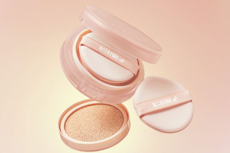 Klavuu Actress Backstage Boosting Cushion Fixing, 9 Rekomendasi Cushion untuk Lebaran yang Tahan Lama dan Anti Luntur, 1. Looke Holy Flawless BB Cushion, 2. Klavuu Actress Backstage Boosting Cushion Fixing, 3. Wardah Colorfit Perfect Glow Cushion, 4. ESQA Flawless Cushion Serum SPF 50+ PA+++ Satin, 5. Guele BARE Cushion, 6. Make Over Powerstay Sync Matte Cushion, 7. Skintific Perfect Stay Velvet Matte Cushion Foundation, 8. Trueve Velvet Hi-Cover Mesh Cushion, 9. Goute Goucushion Cover 4 Matte