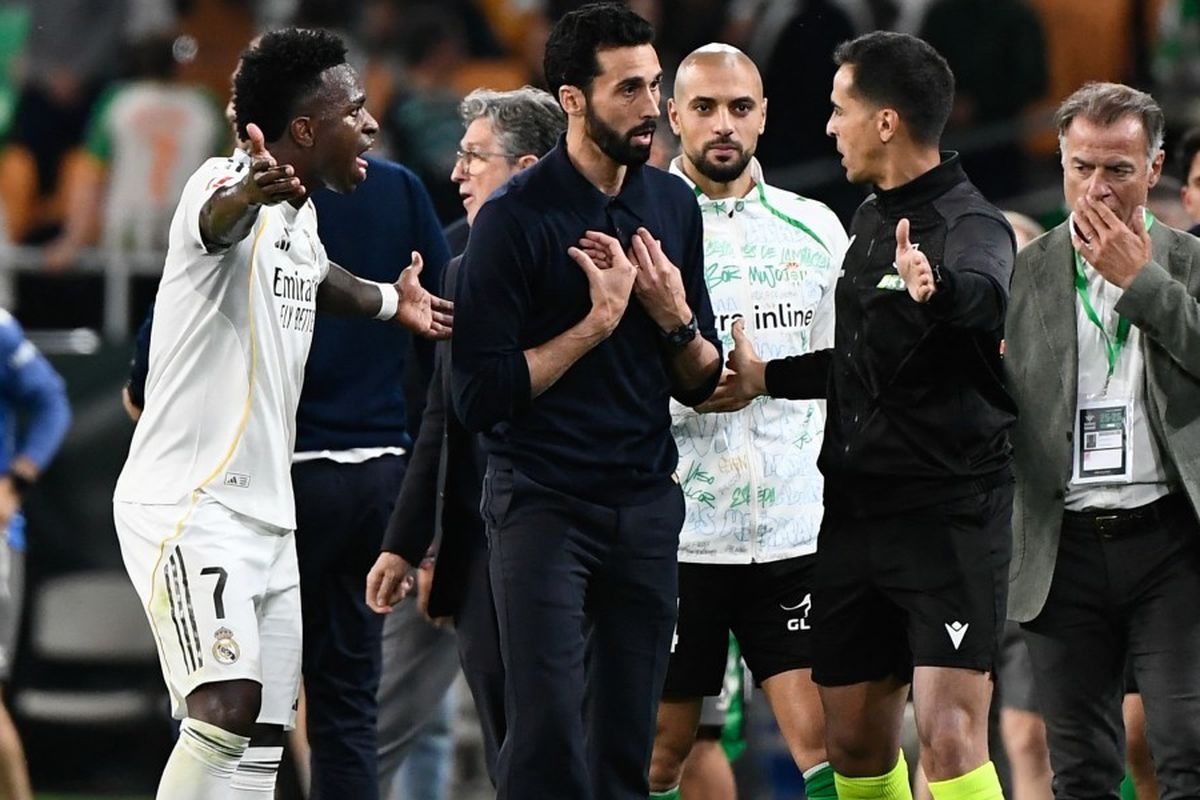 Alvaro Arbeloa, Real Madrid, Liga Spanyol, LaLiga, Alvaro Carreras, Antonio Rudiger, Aurelien Tchouameni, Fede Valverde, Ruang Ganti Real Madrid Memanas: Alvaro Arbeloa Berselisih dengan 6 Pemain Inti