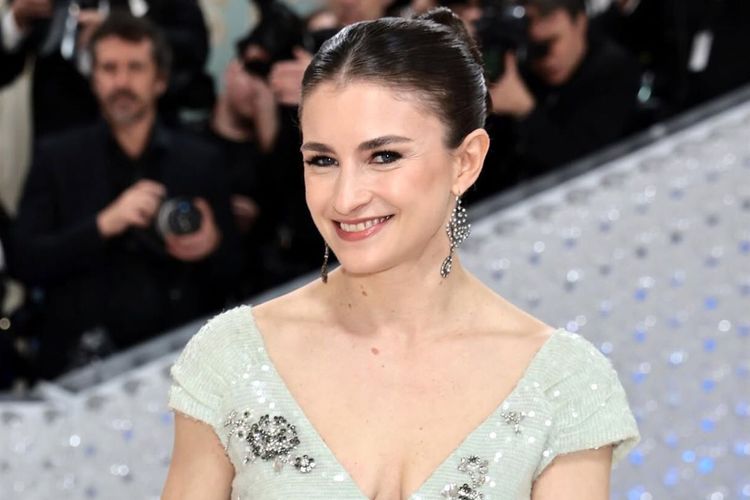 vogue, majalah Vogue, Anna Wintour, Chloe Malle, anna wintour itu siapa, profil chloe malle, karier chloe malle, Siapa Chloe Malle? Ini Profil Pengganti Anna Wintour di Vogue