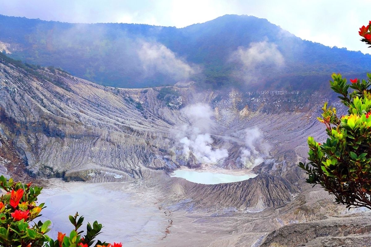 Tangkuban Parahu, KA Sangkuriang, legenda Sangkuriang, Dayang Sumbi, Legenda KA Sangkuriang, Asal-usul Gunung Tangkuban Parahu