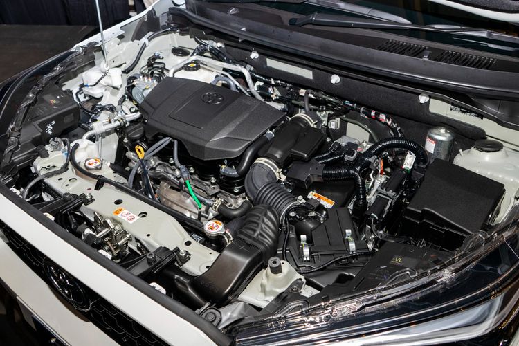 Hybrid, harga, Chery C5 CSH, mesin, tenaga, Harga Beda Tipis, Adu Performa Yaris Cross G Hybrid vs Chery C5 CSH