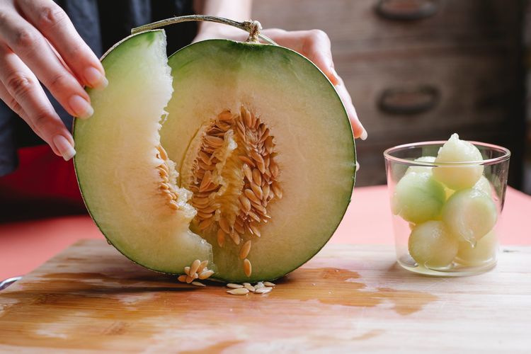 melon, biji melon, buah, Intip 5 Manfaat Biji Melon untuk Kesehatan dan Ide Mengolahnya Menjadi Camilan